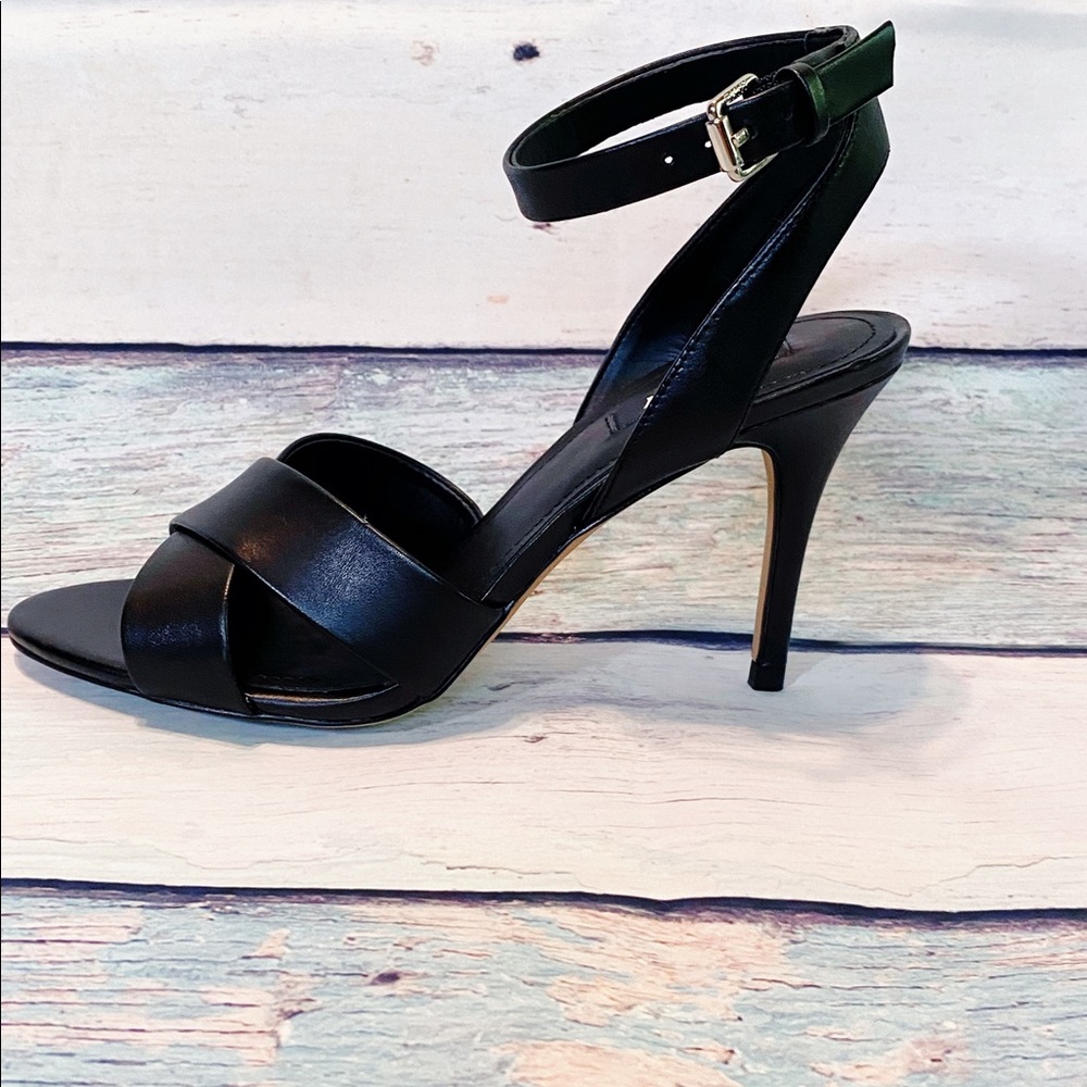 NWT DKNY Women’s Black IvyLeather Sandal 7 - Picture 4 of 6